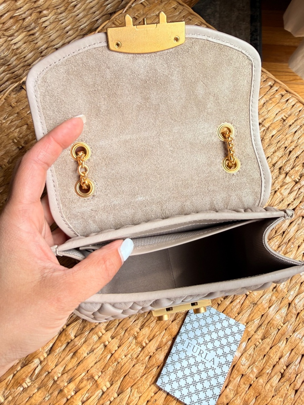 FURLA Quilted Metropolis Crossbody - Picture 6 of 7